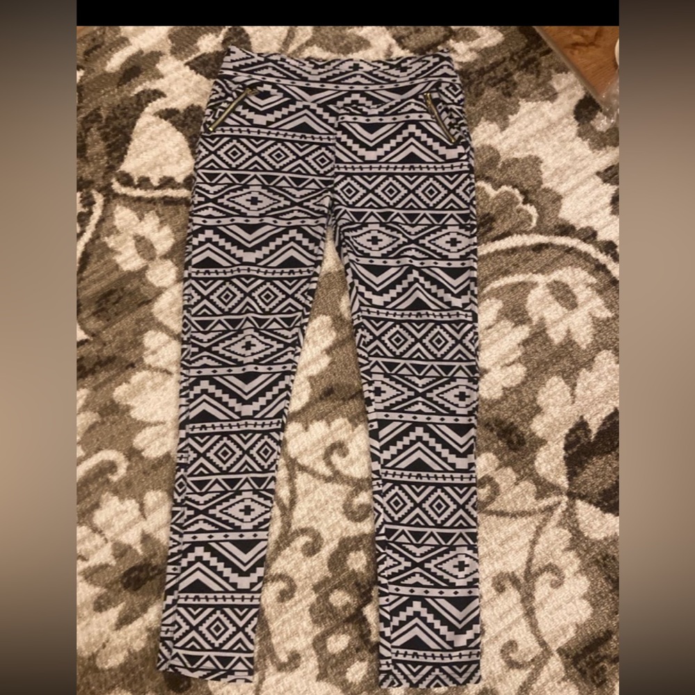 Tribal leggings w pockets